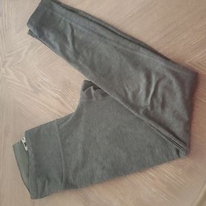 Army Green, New Balance Leggings size XS